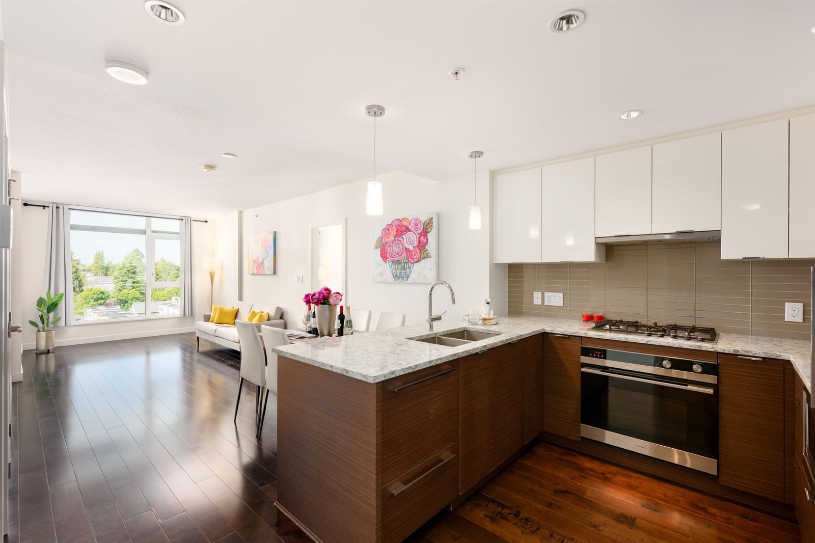 Listing Image 10