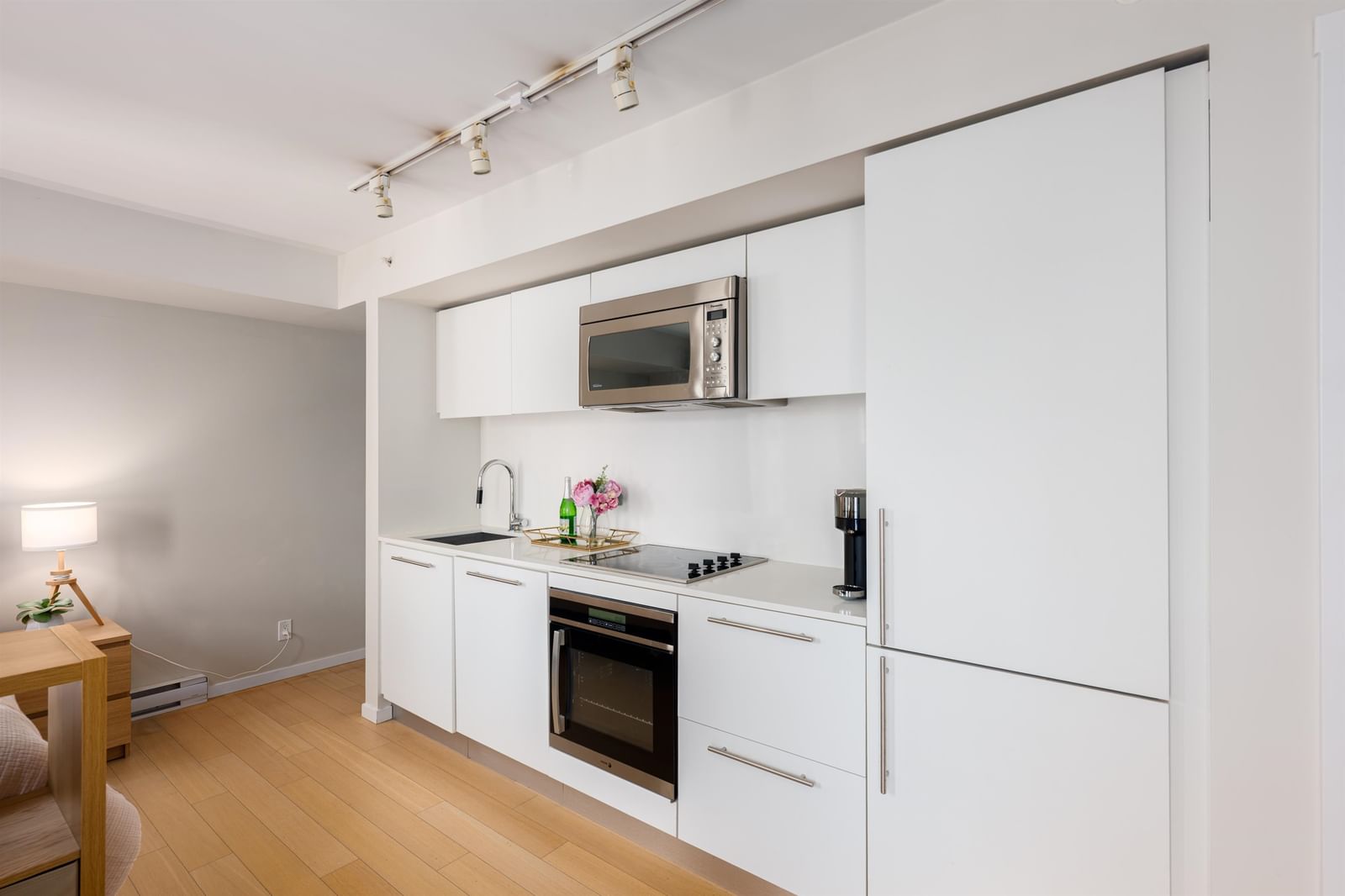 Listing Image 18