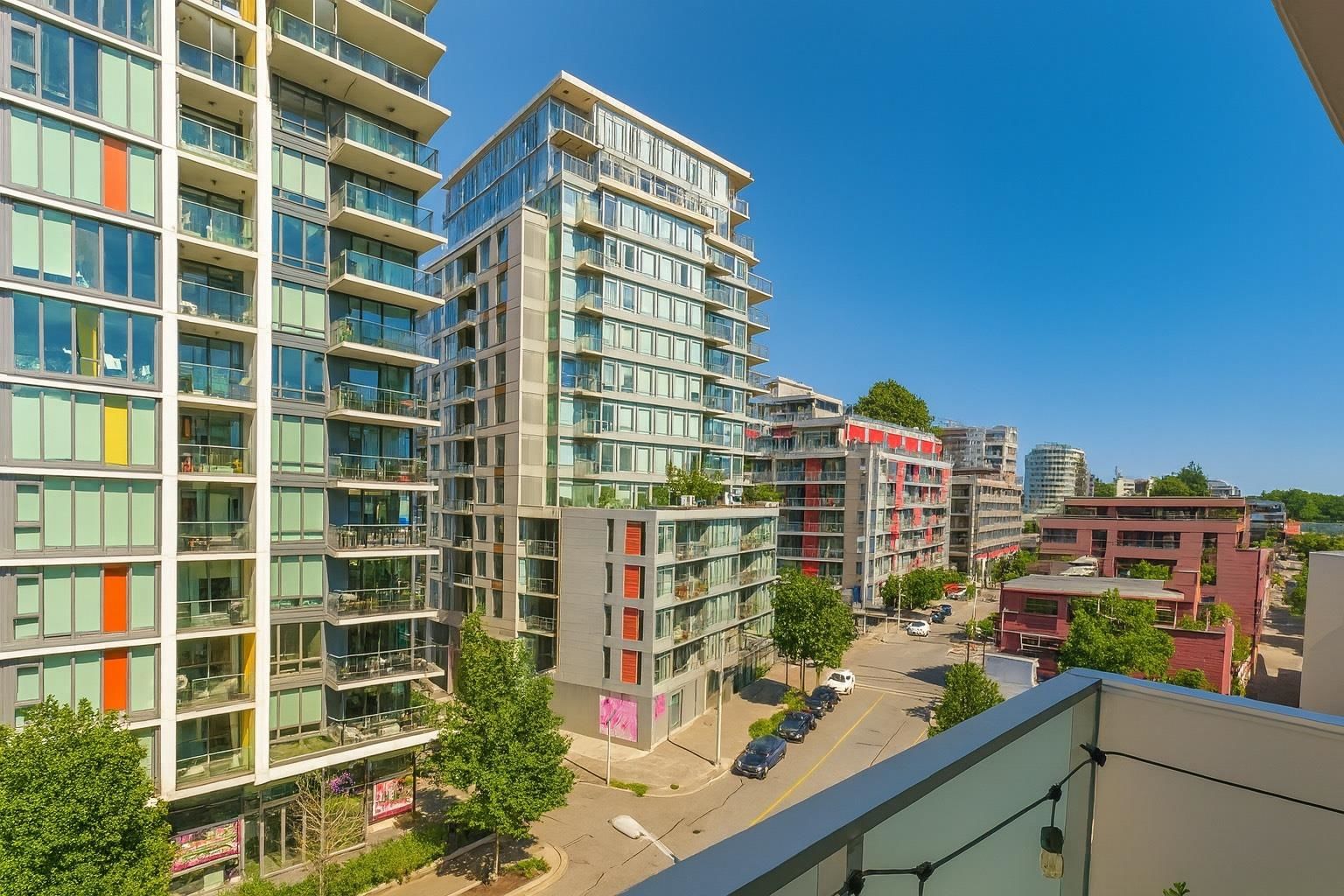 Listing Image 8