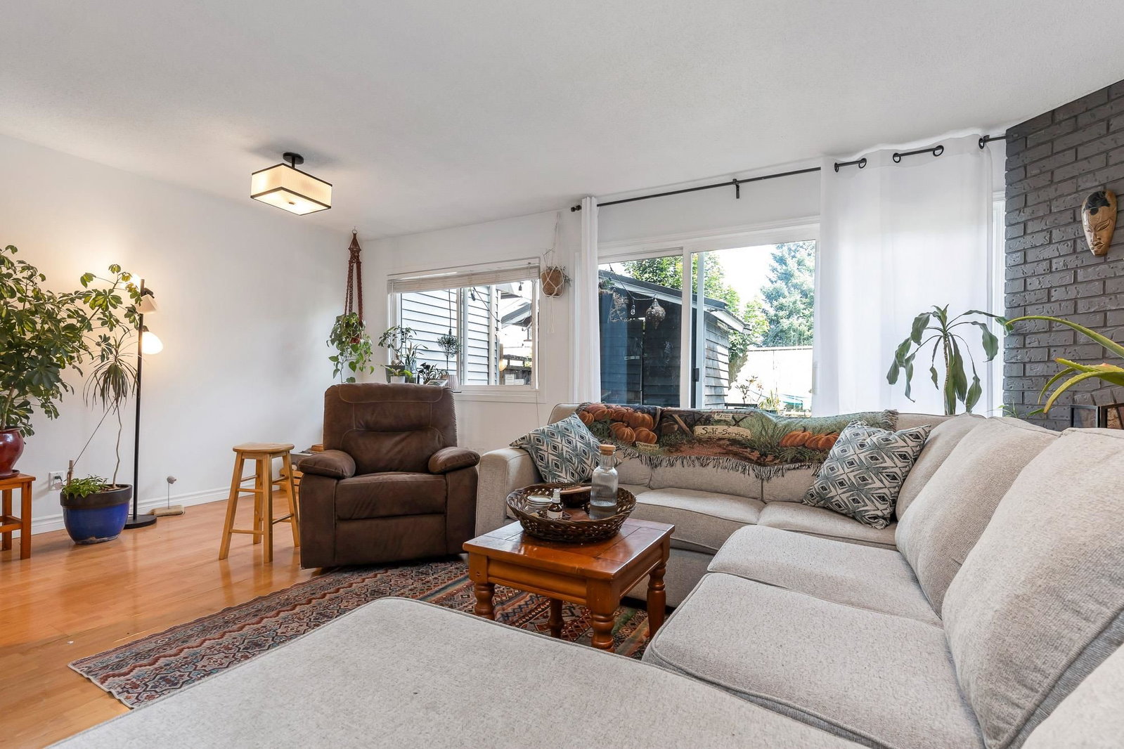 Listing Image 15