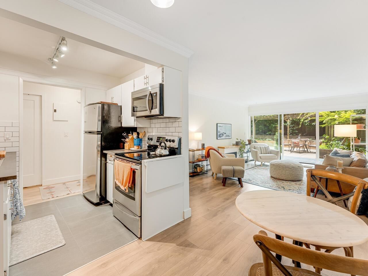Listing Image 9