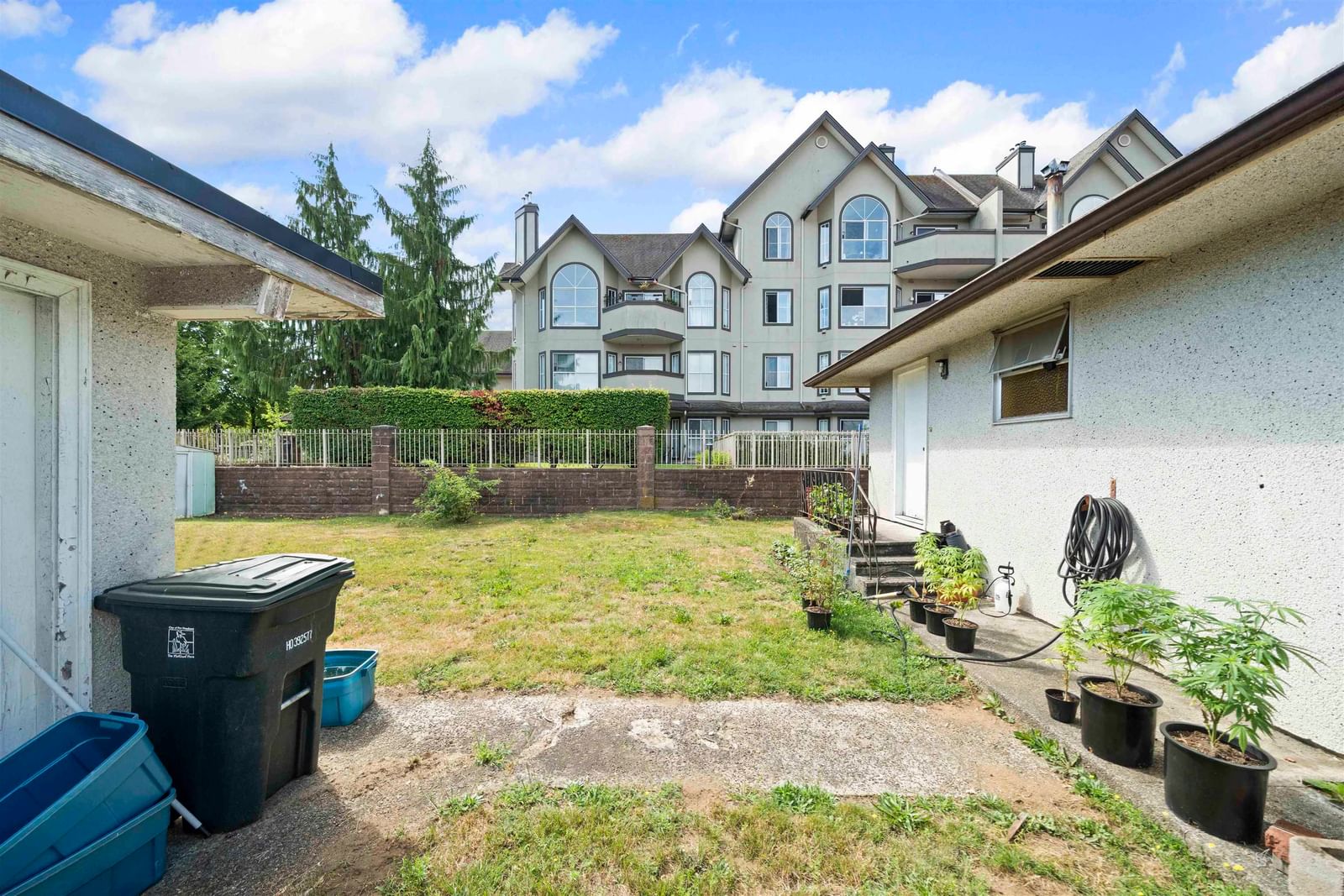 Listing Image 11