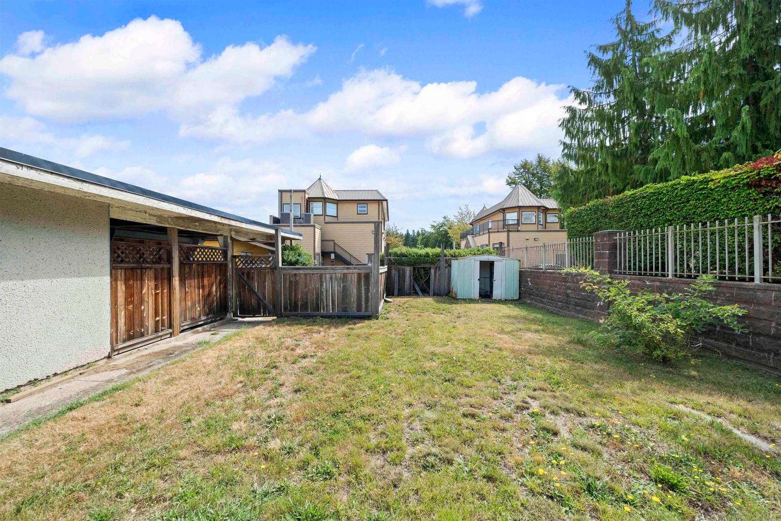 Listing Image 14