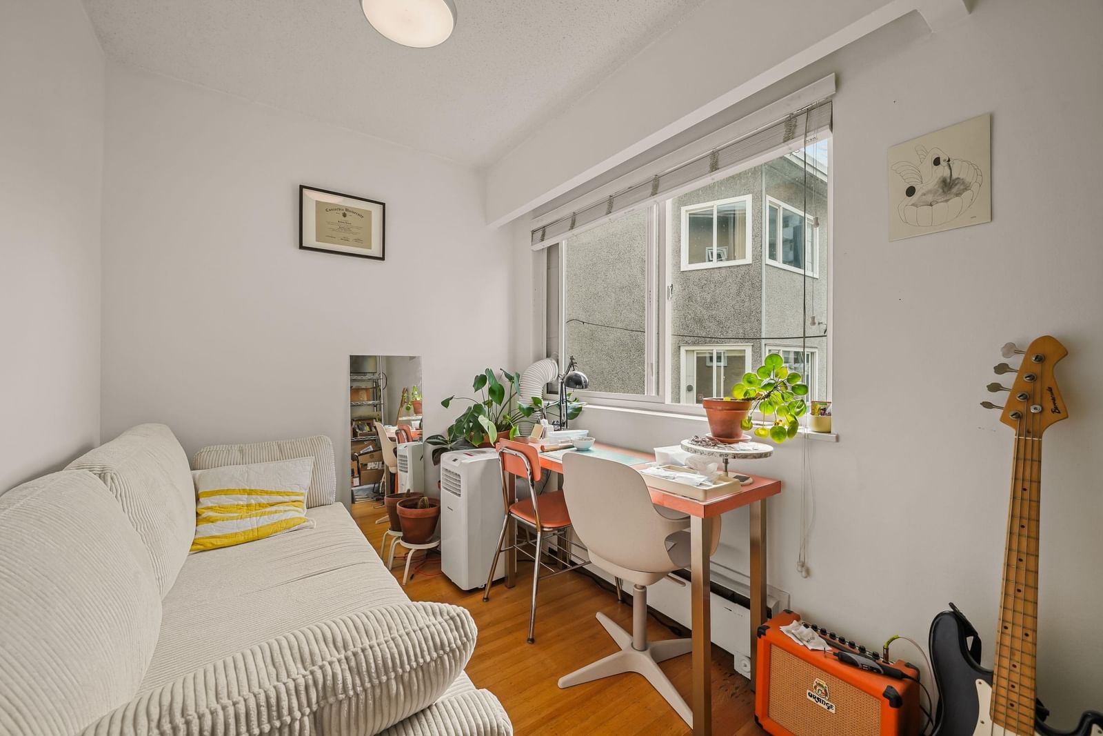 Listing Image 10