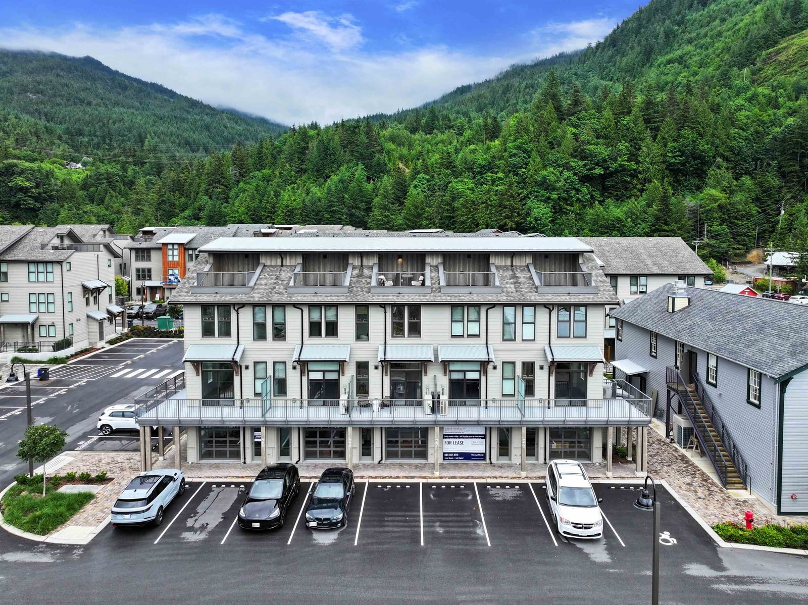 Listing Image 4