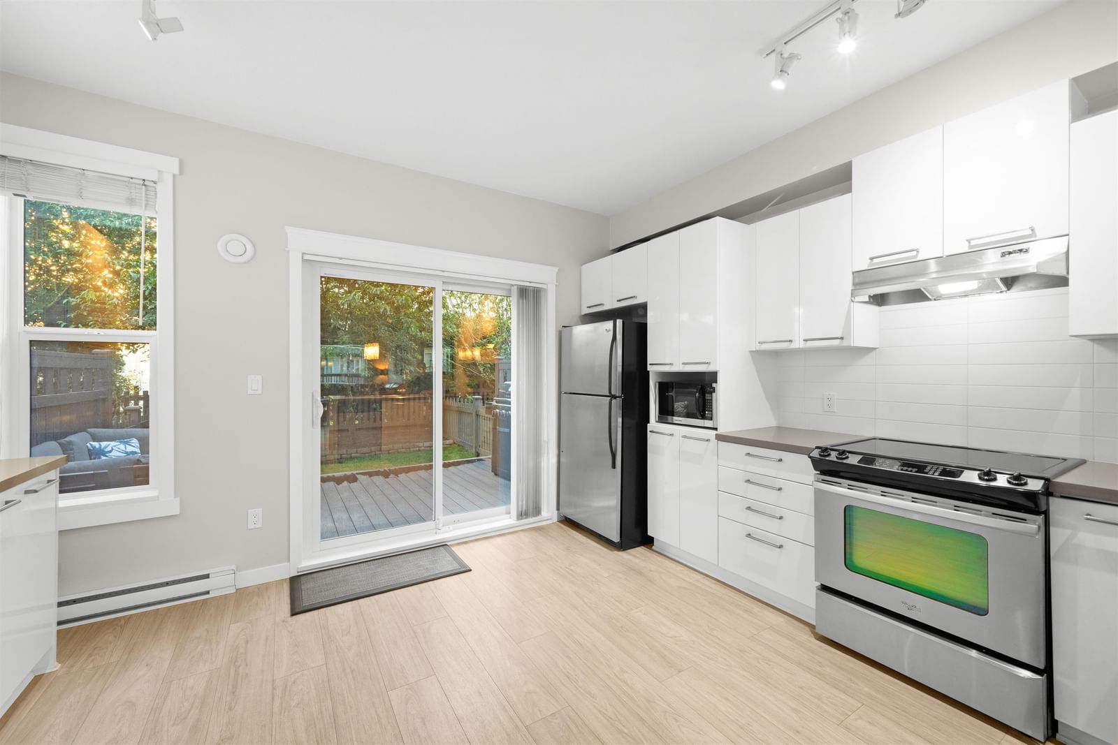 Listing Image 5