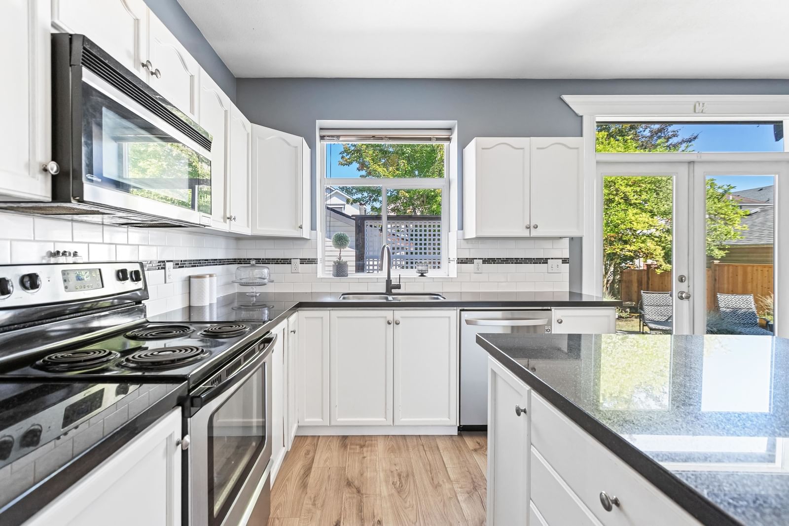 Listing Image 10