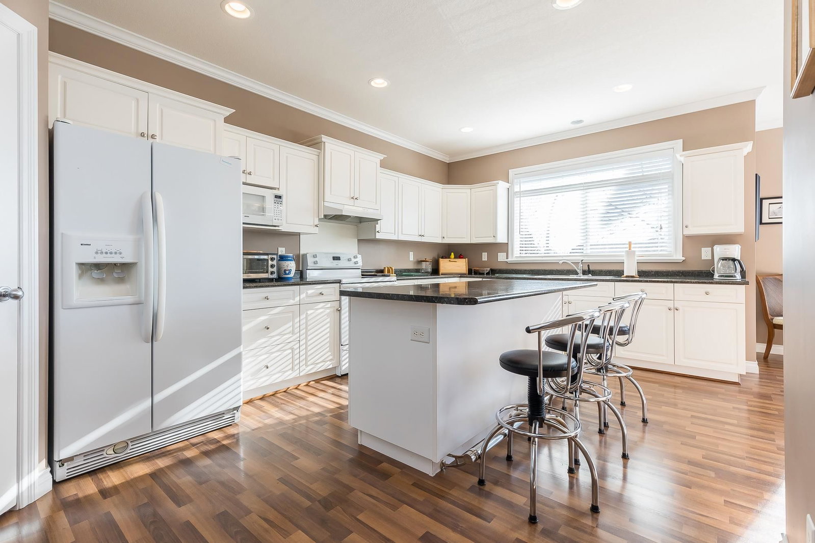 Listing Image 13