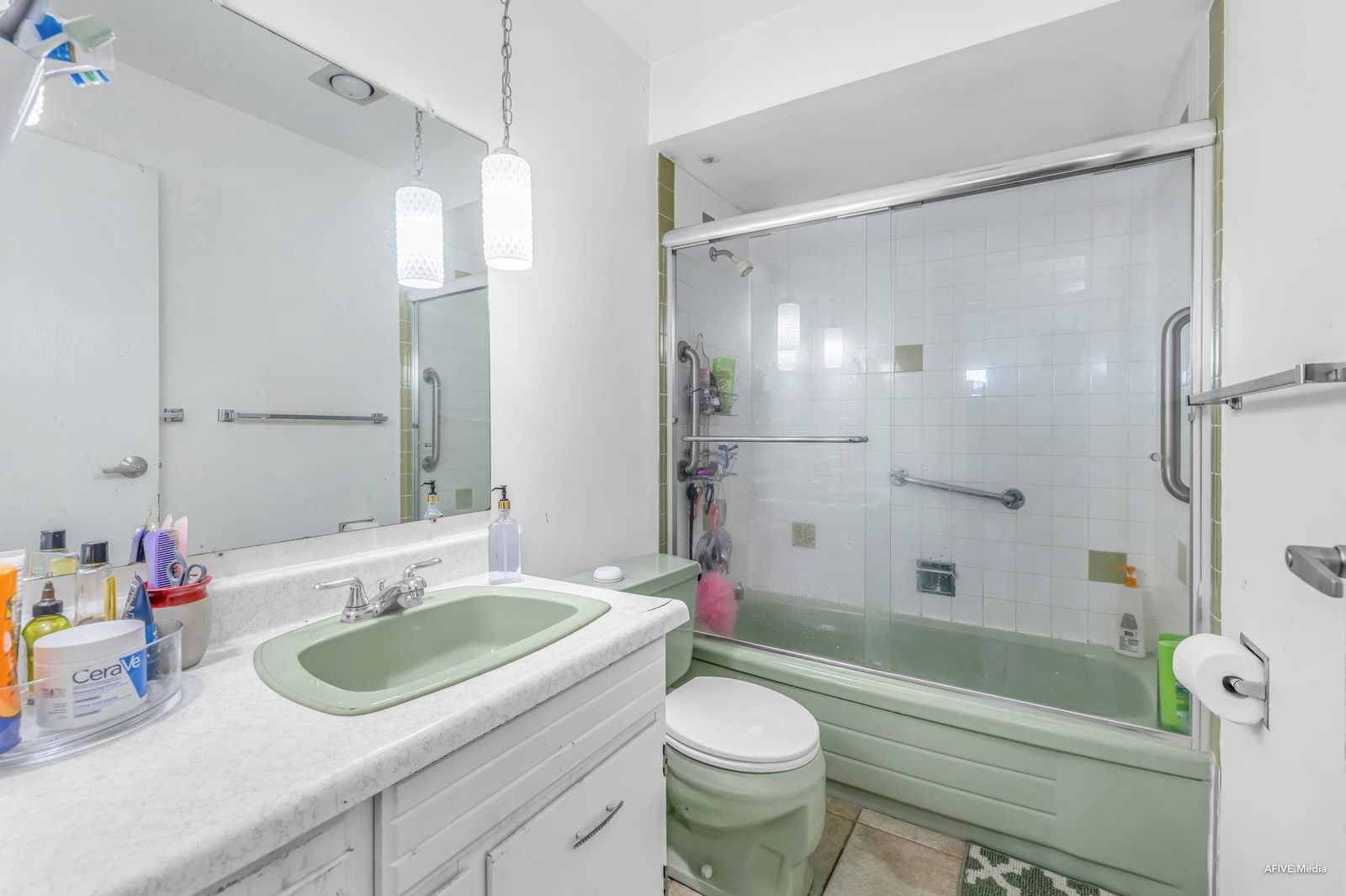 Listing Image 20