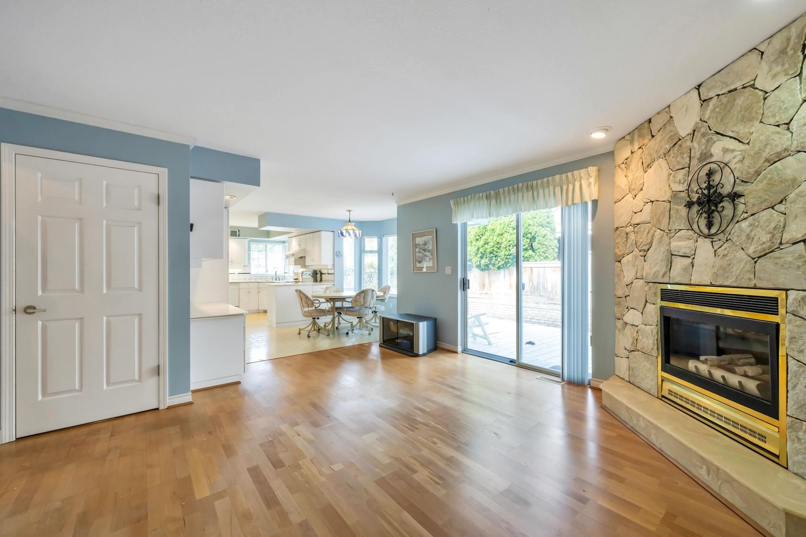 Listing Image 15