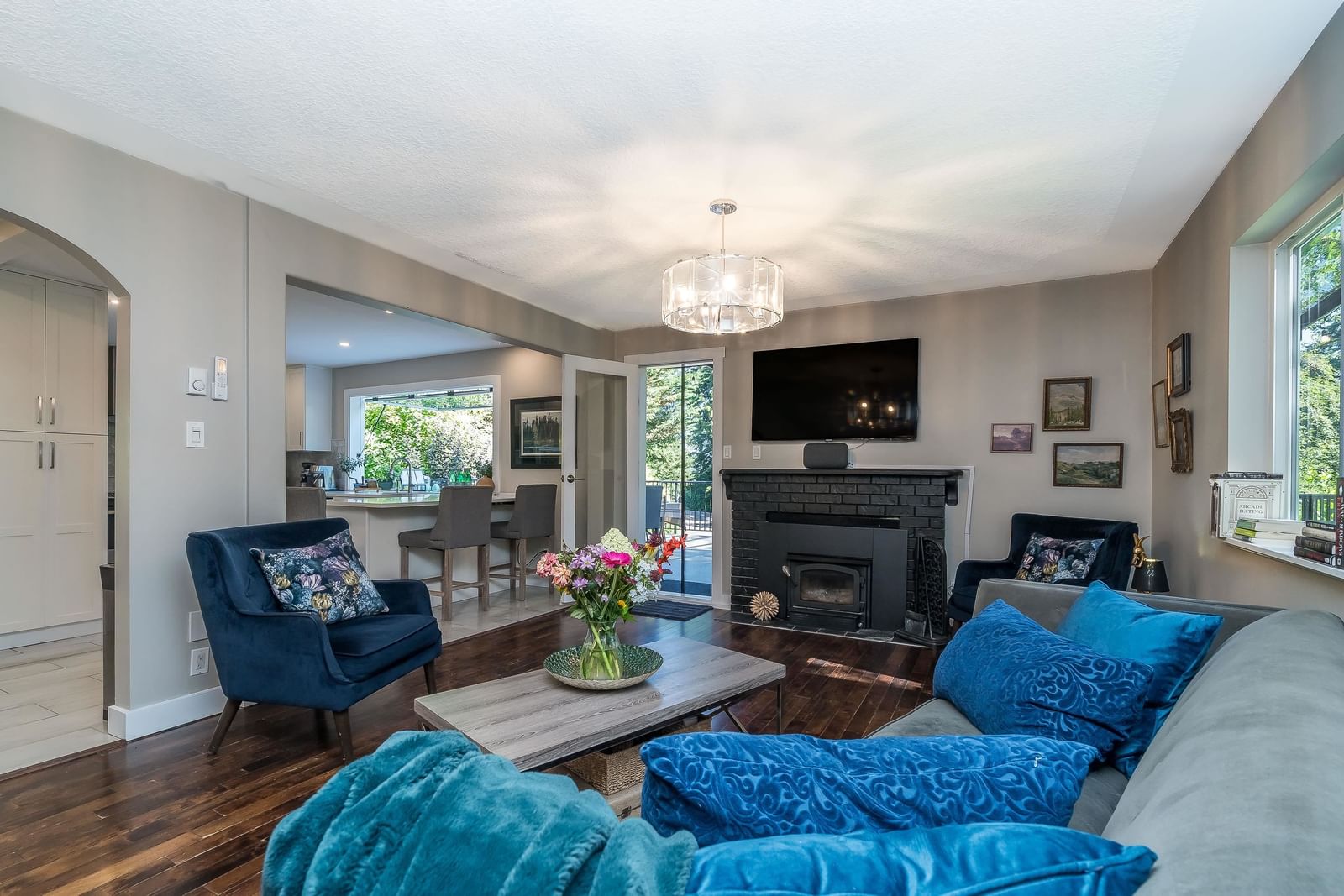 Listing Image 12