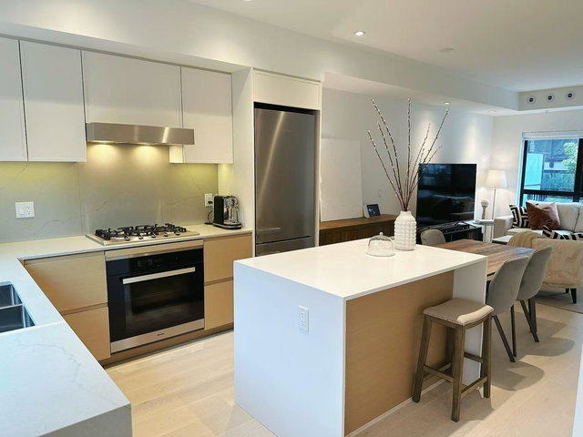 51 - 550 28th Avenue W