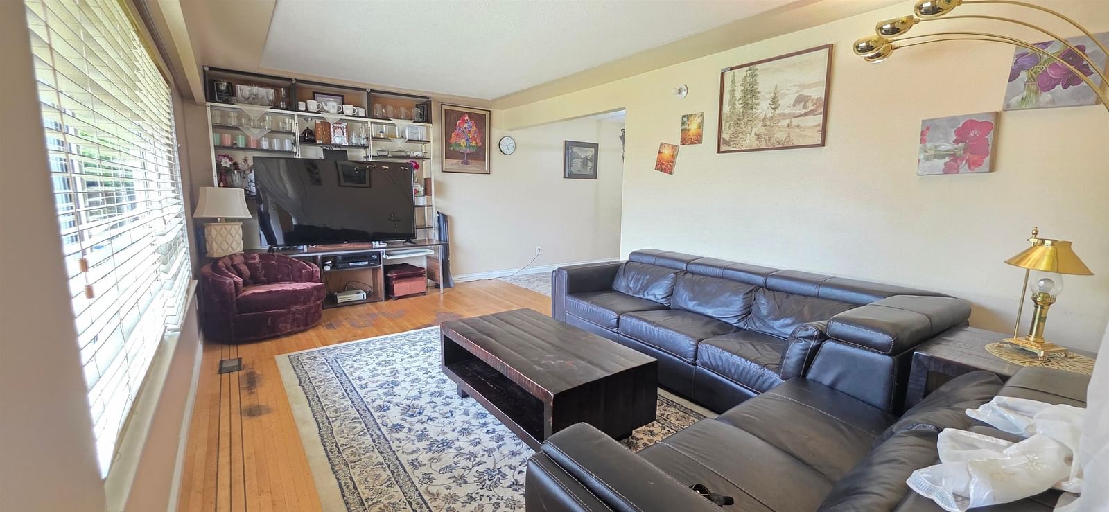 Listing Image 5
