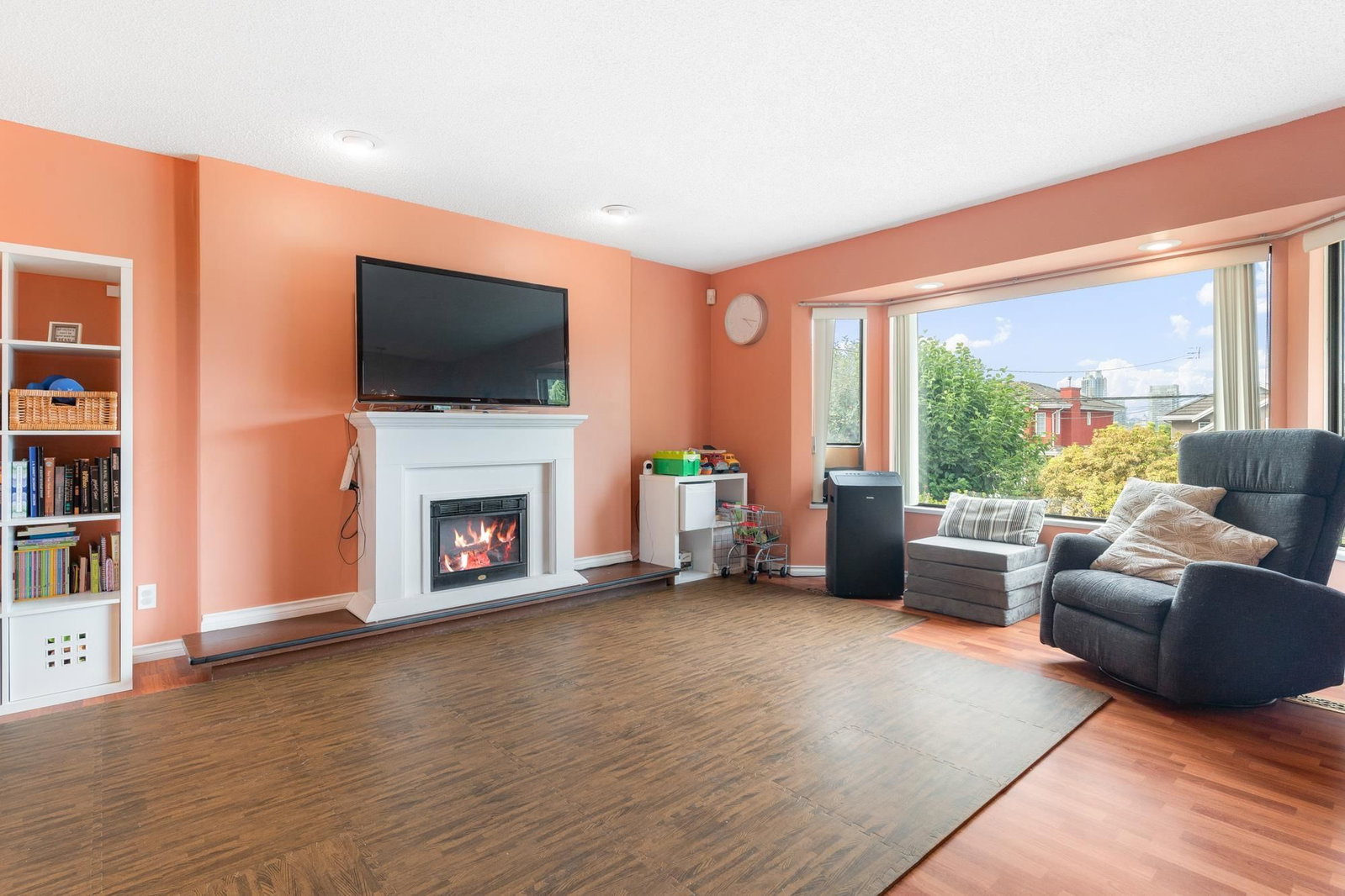 Listing Image 10