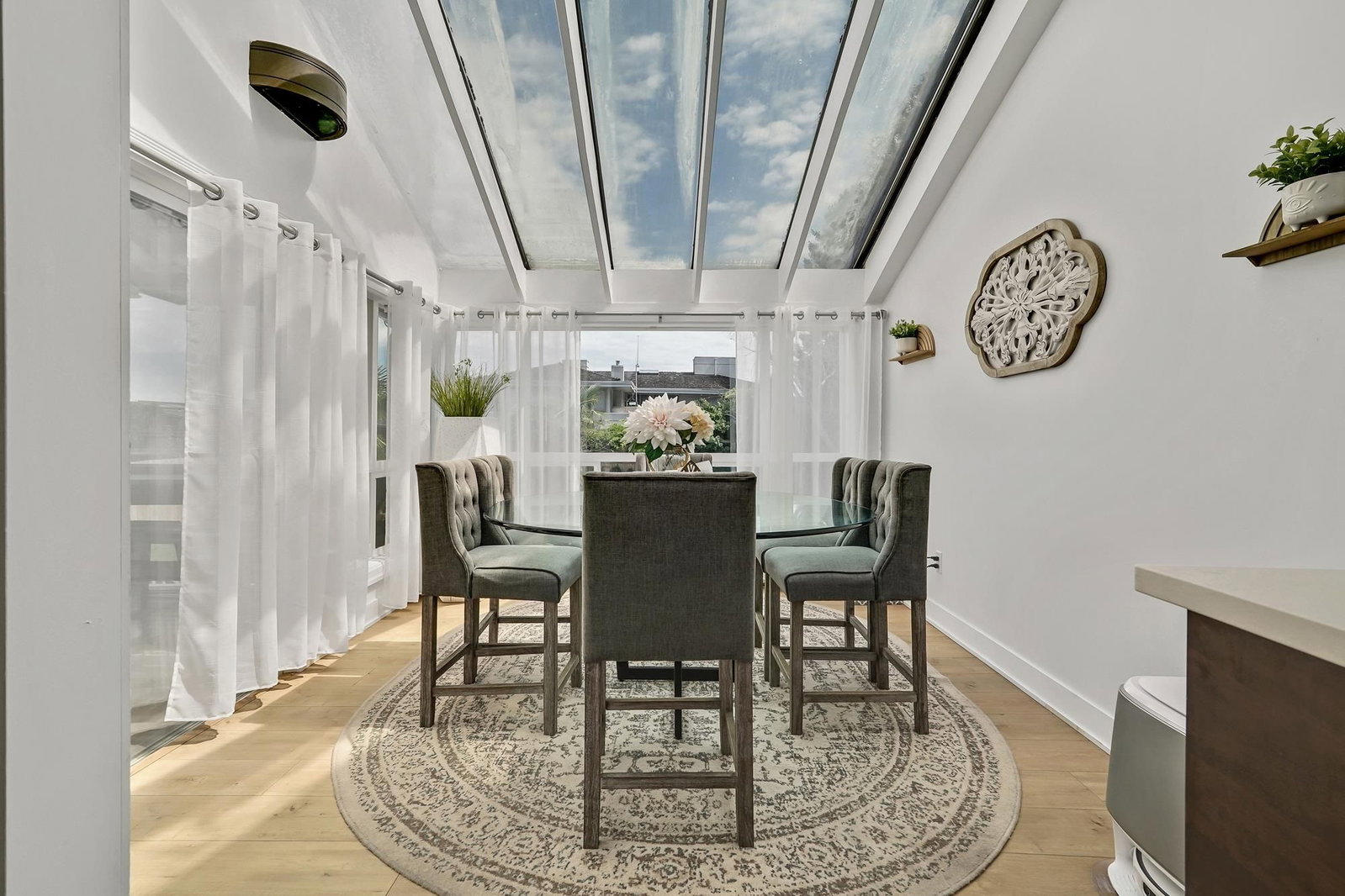 Listing Image 19