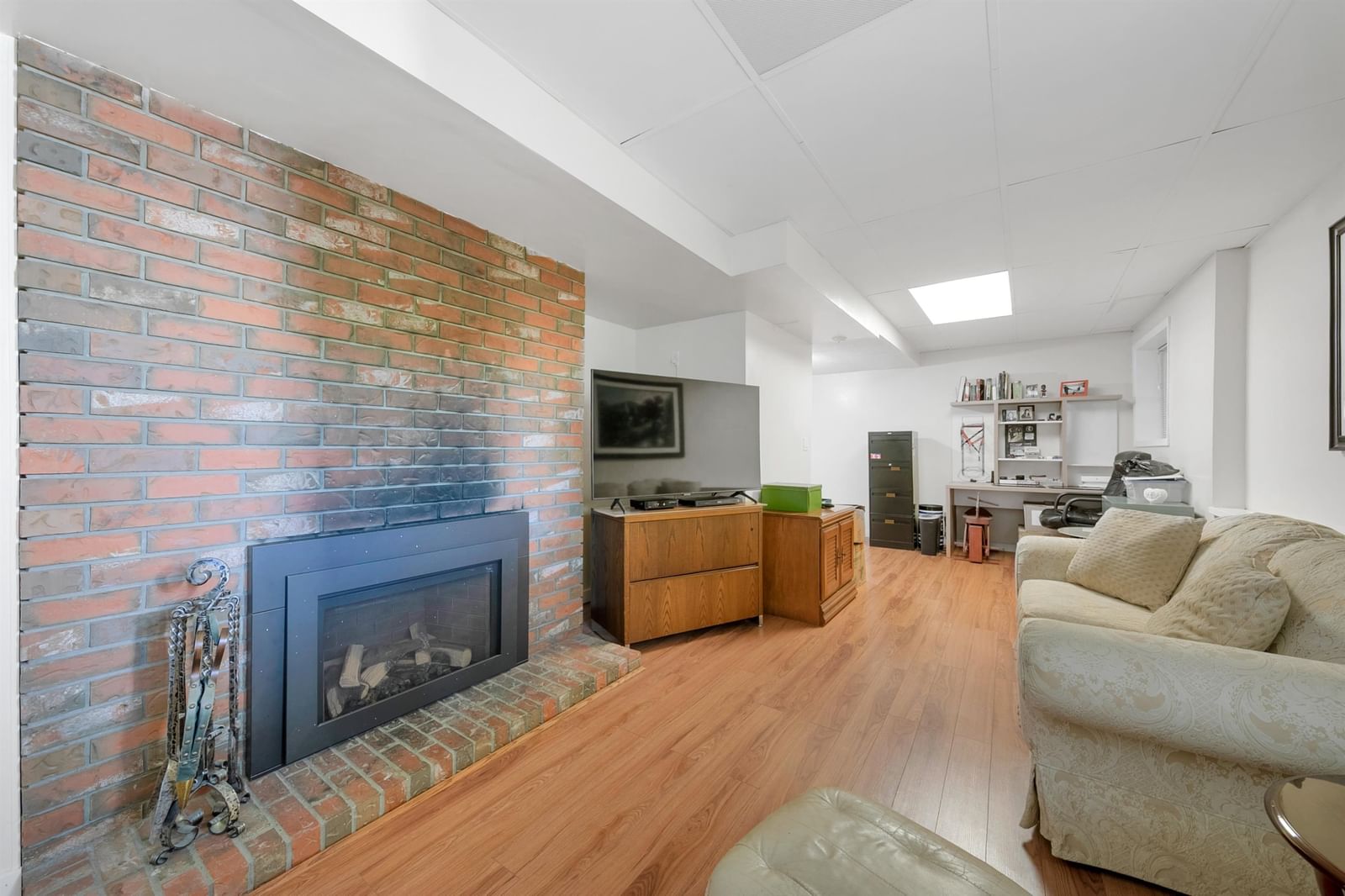 Listing Image 14