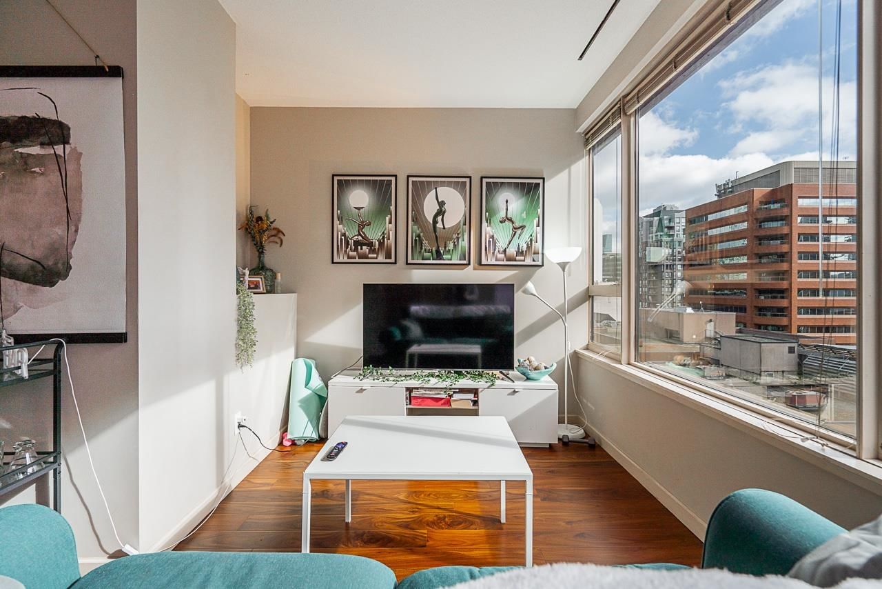 Listing Image 10