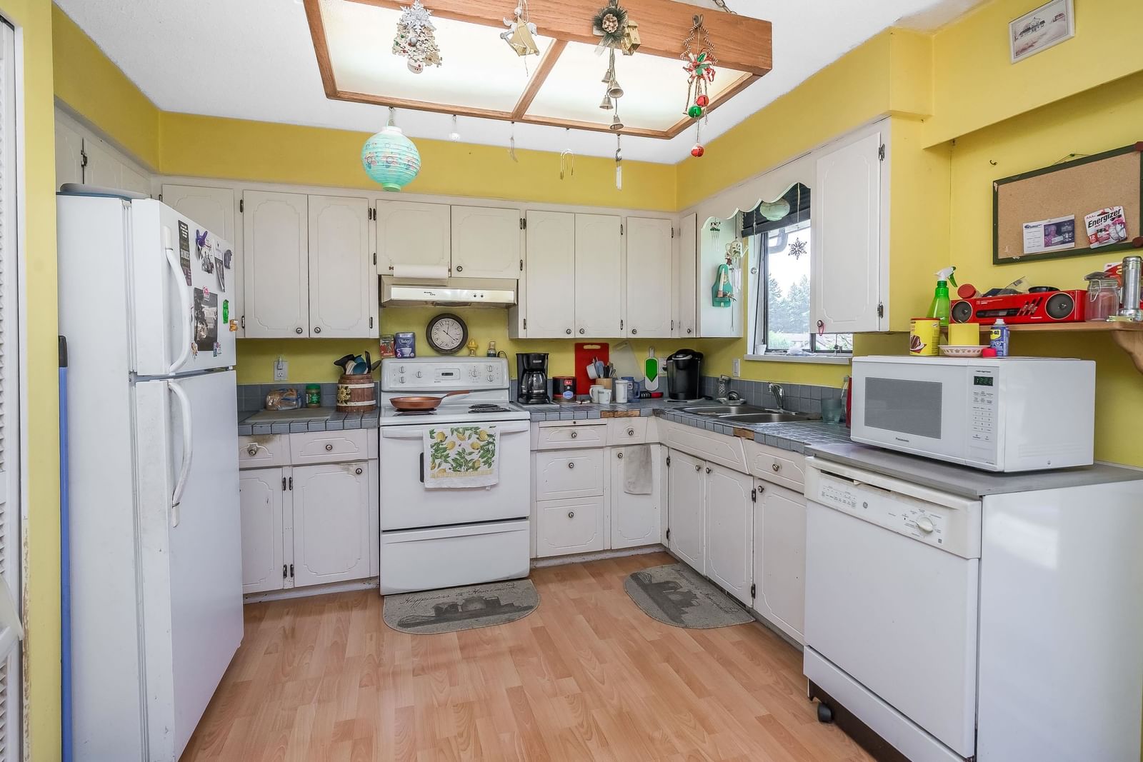 Listing Image 11