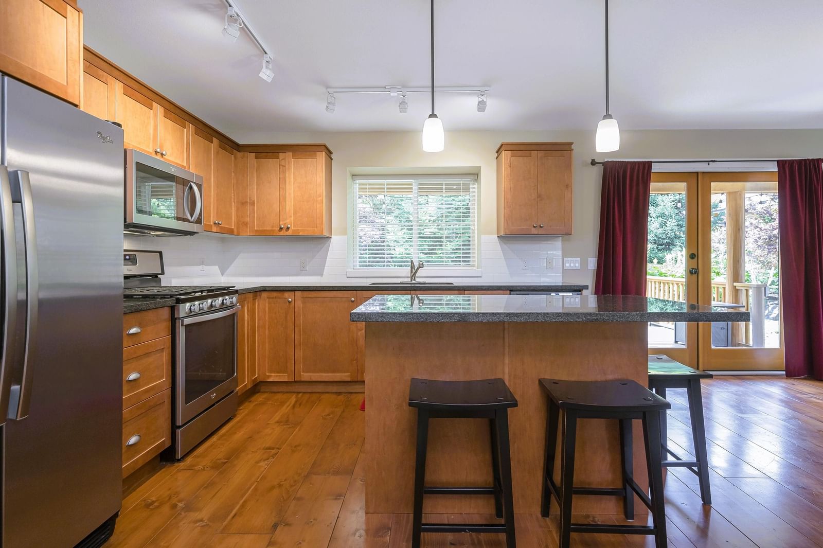 Listing Image 11