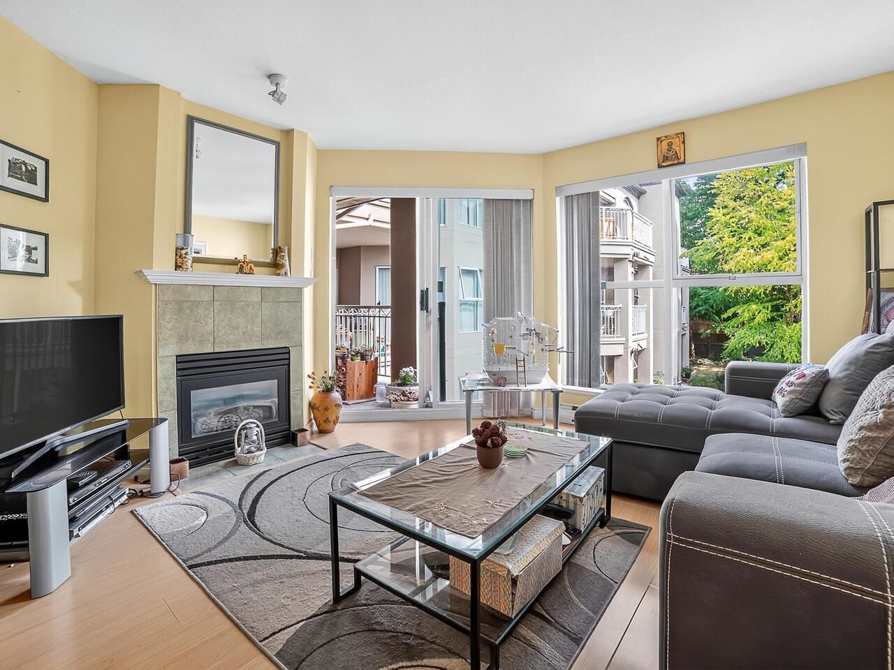 Listing Image 10