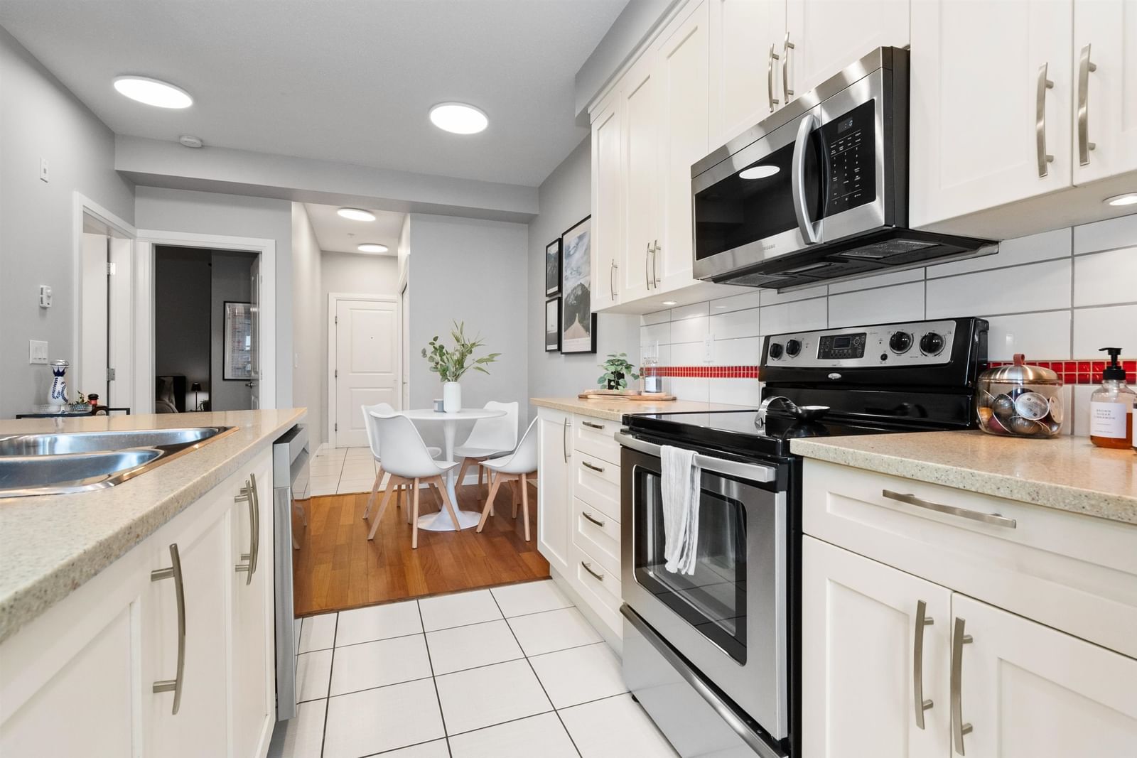 Listing Image 10