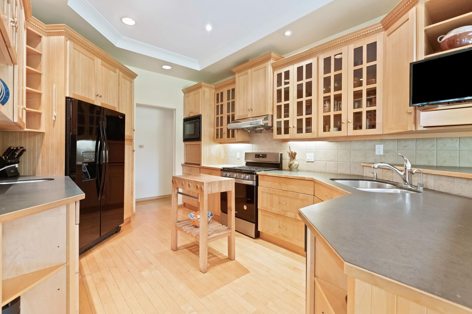 Listing Image 12