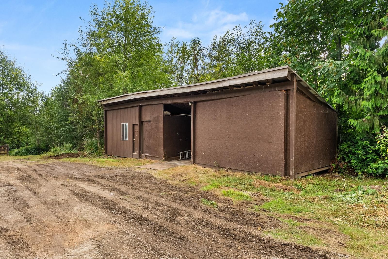 Listing Image 9