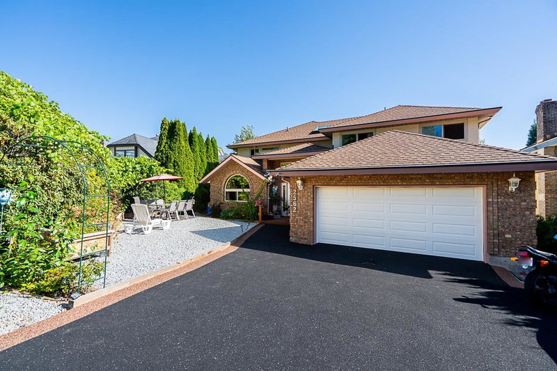 2562 Verbena Place, Coquitlam, V3E 2N4 | Image 2