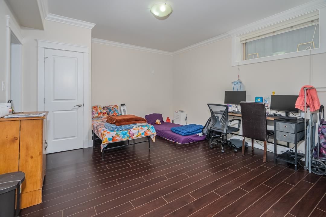 Listing Image 18