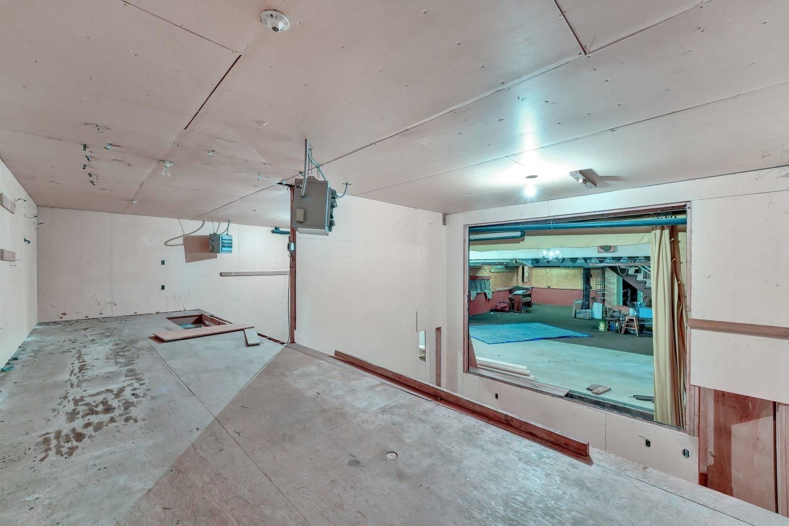 Listing Image 14