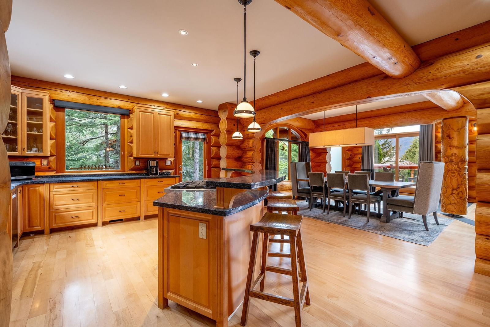 Listing Image 10