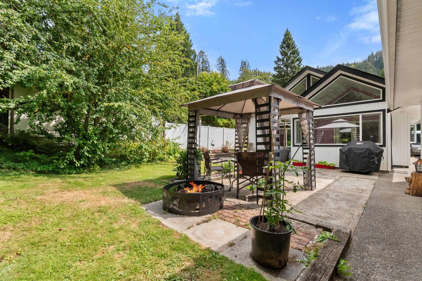Listing Image 10