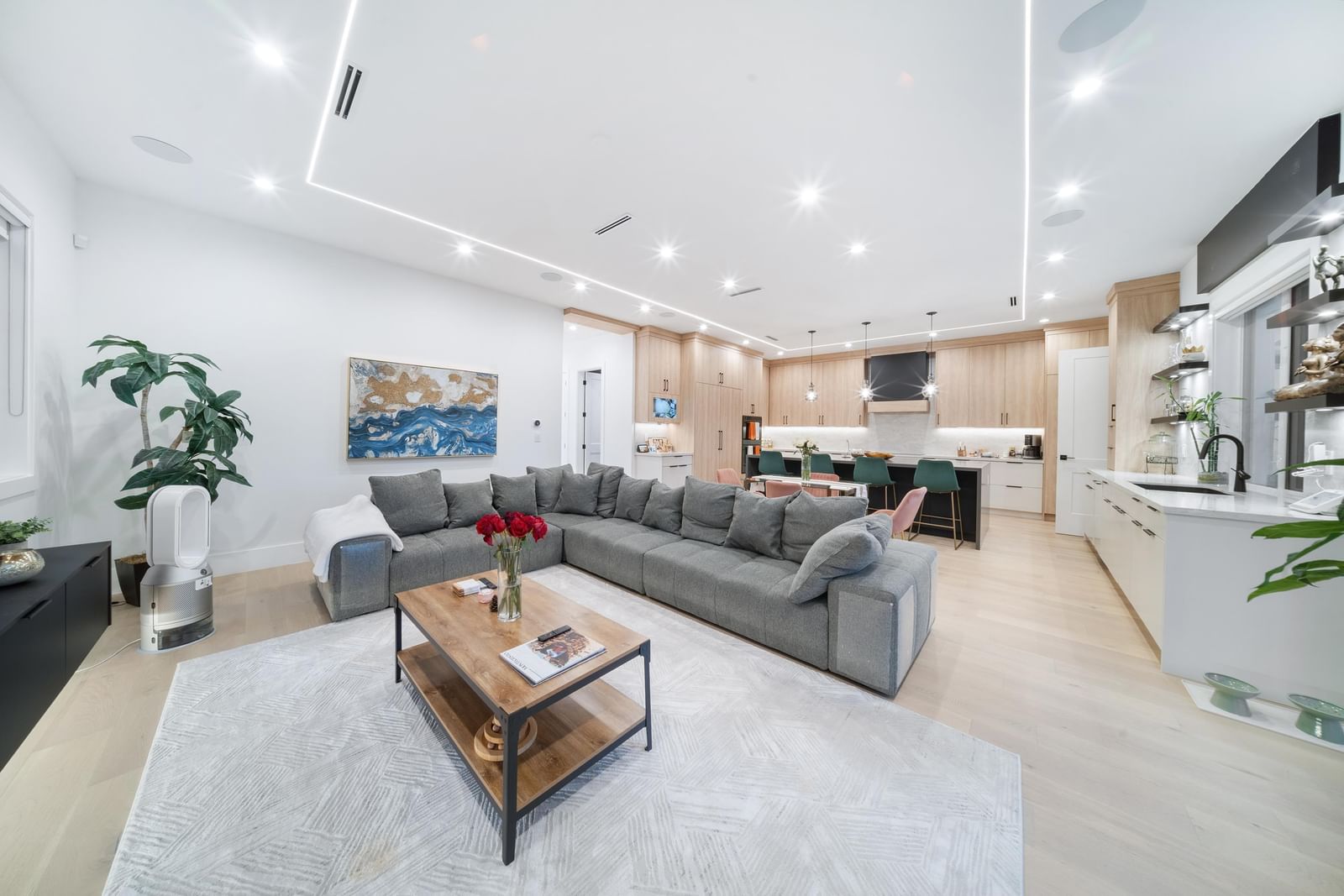 Listing Image 5