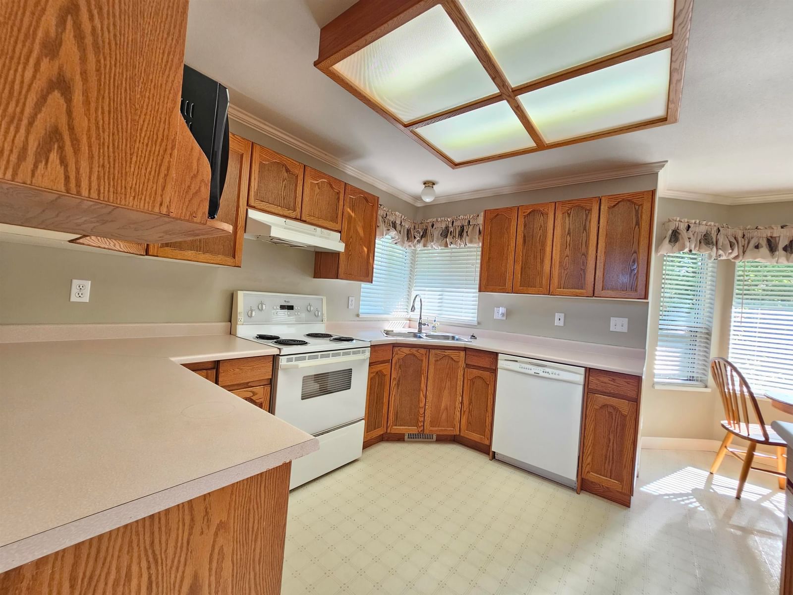 Listing Image 8