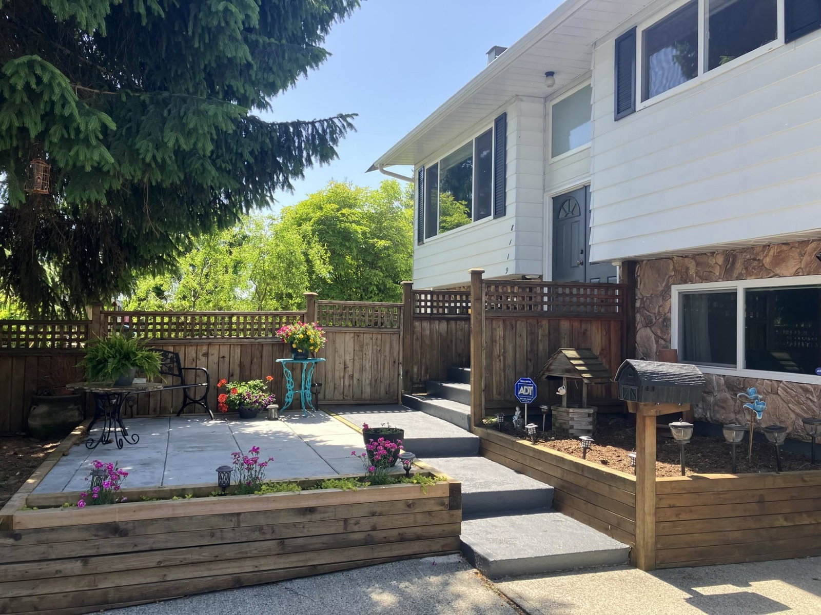 Listing Image 6