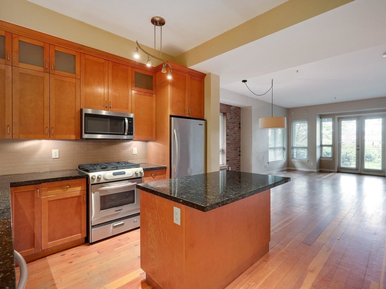 Listing Image 12
