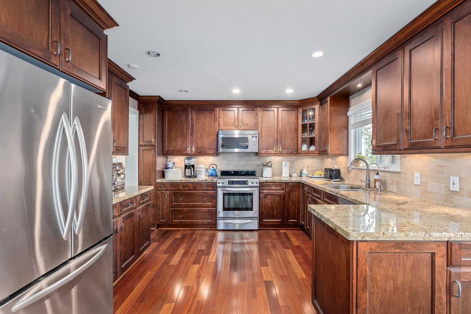 Listing Image 11