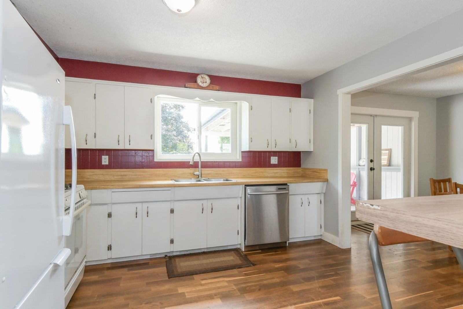 Listing Image 8