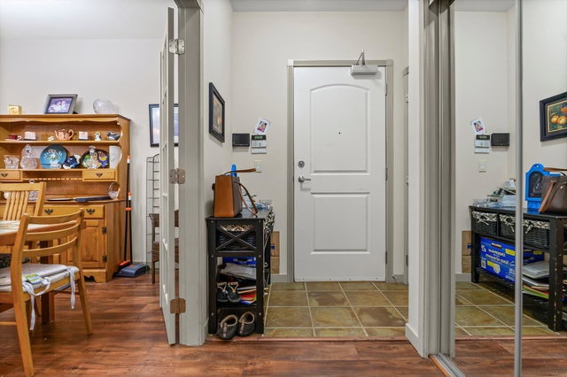 303 - 33485 South Fraser Way