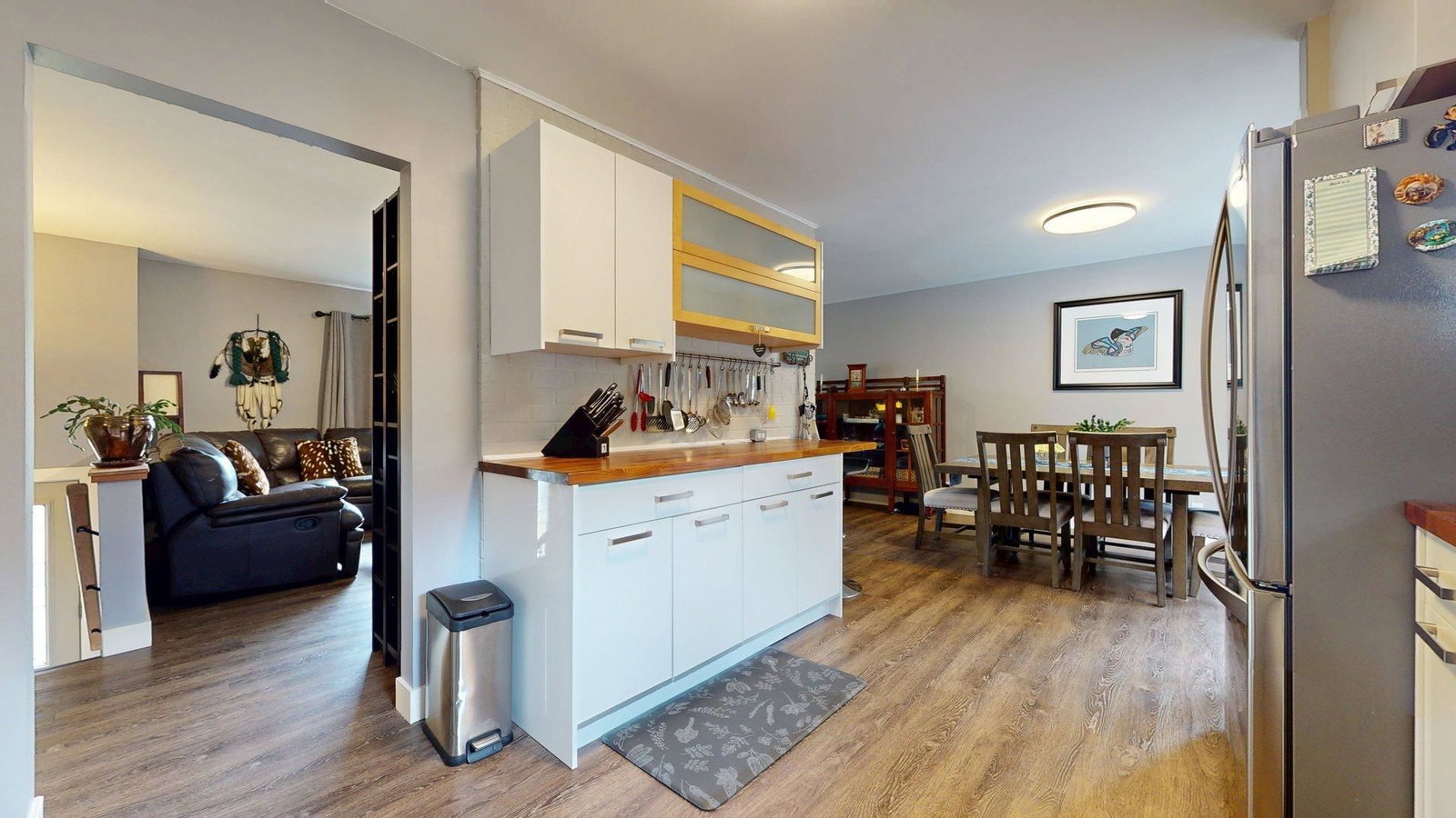 Listing Image 12