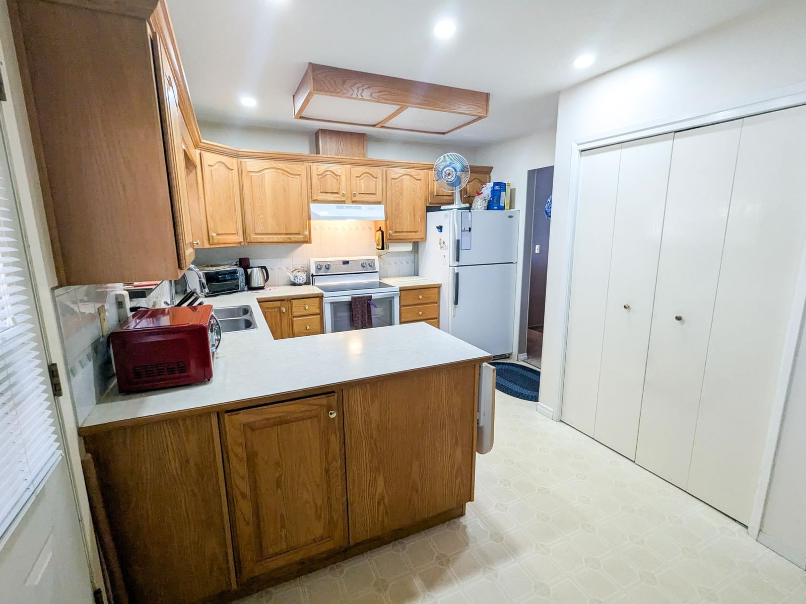 Listing Image 5