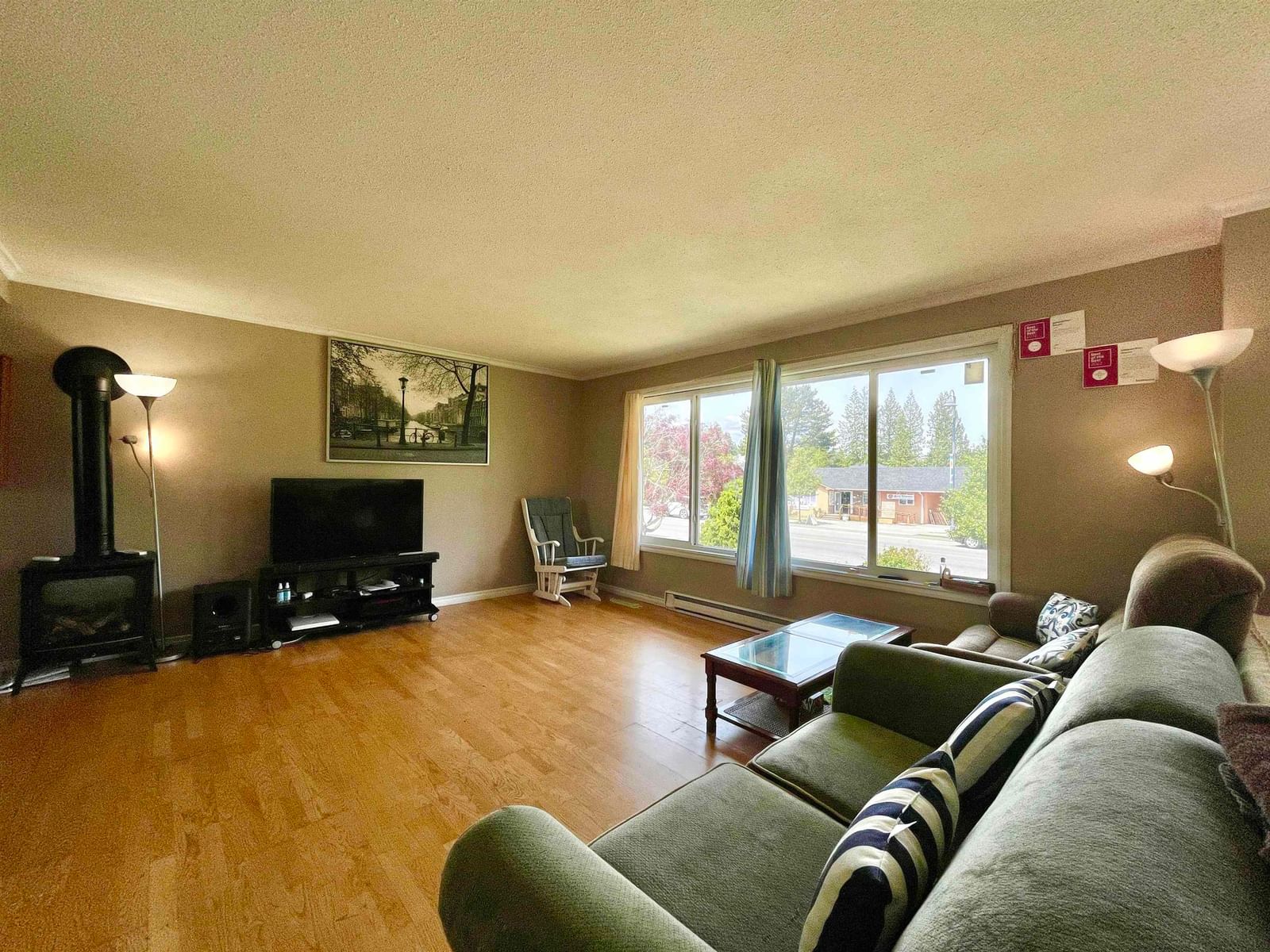 Listing Image 5