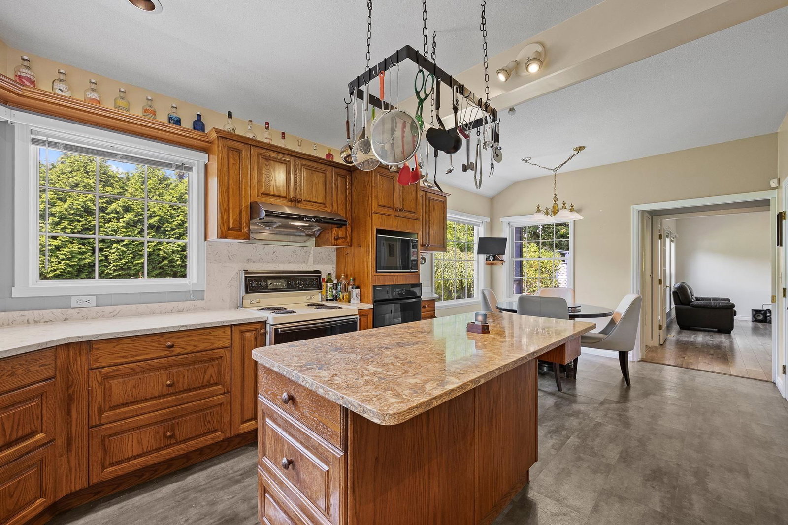 Listing Image 13