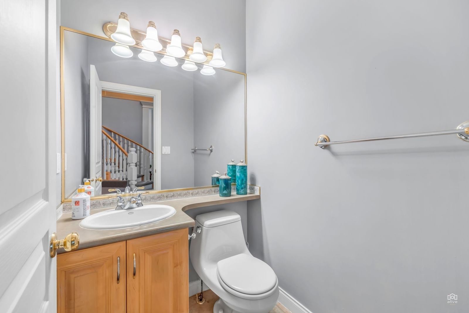 Listing Image 15