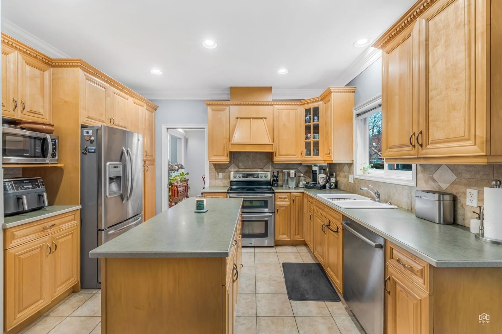 Listing Image 17