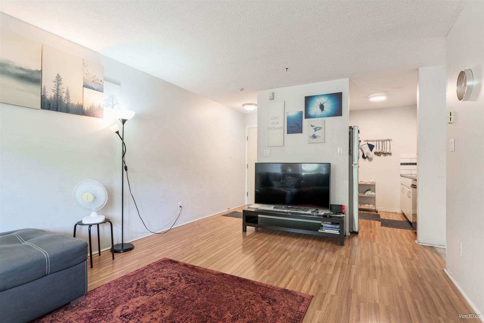 Listing Image 4
