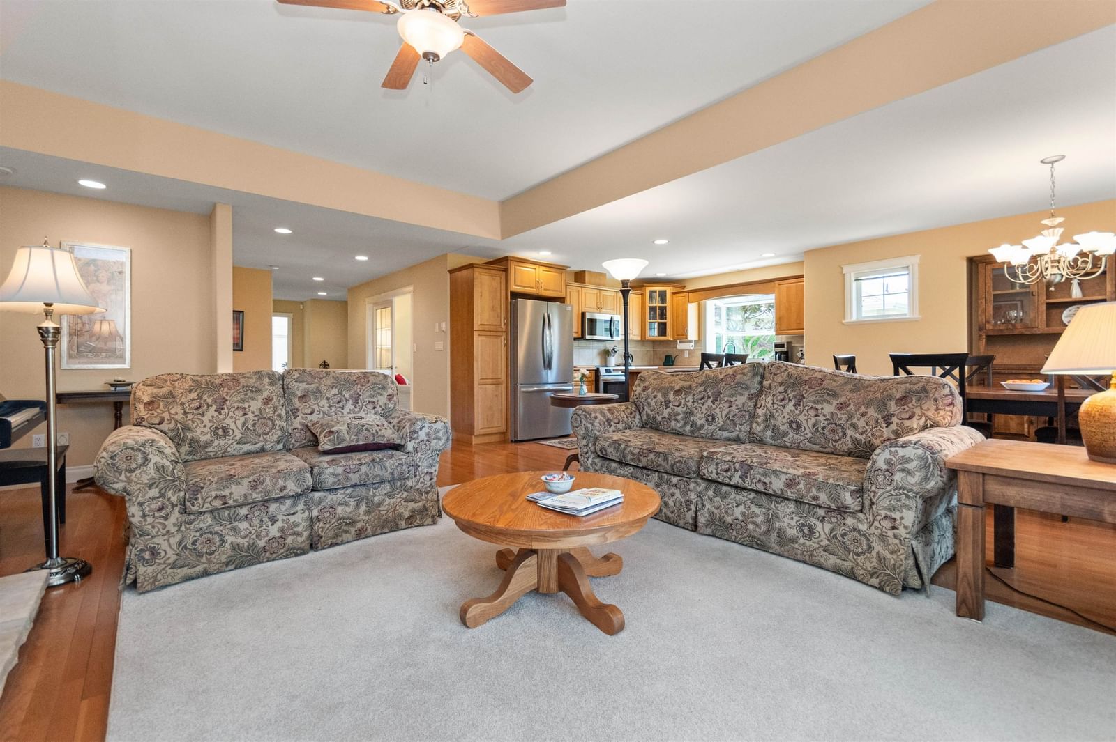 Listing Image 10