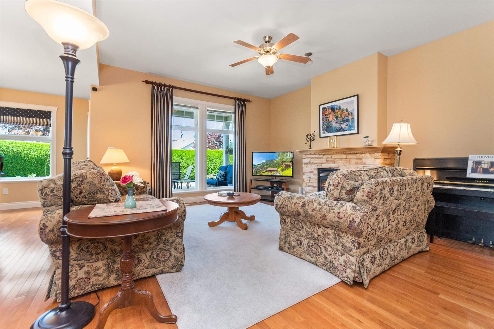 Listing Image 9
