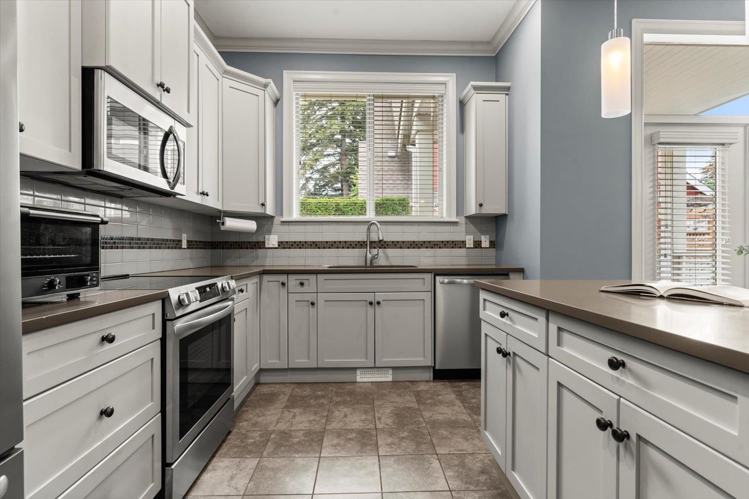 Listing Image 19