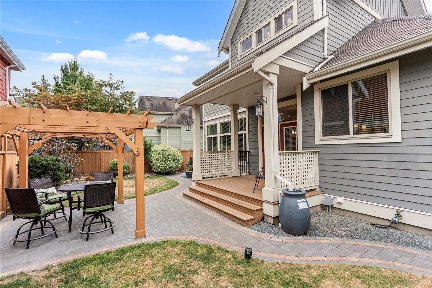 Listing Image 4